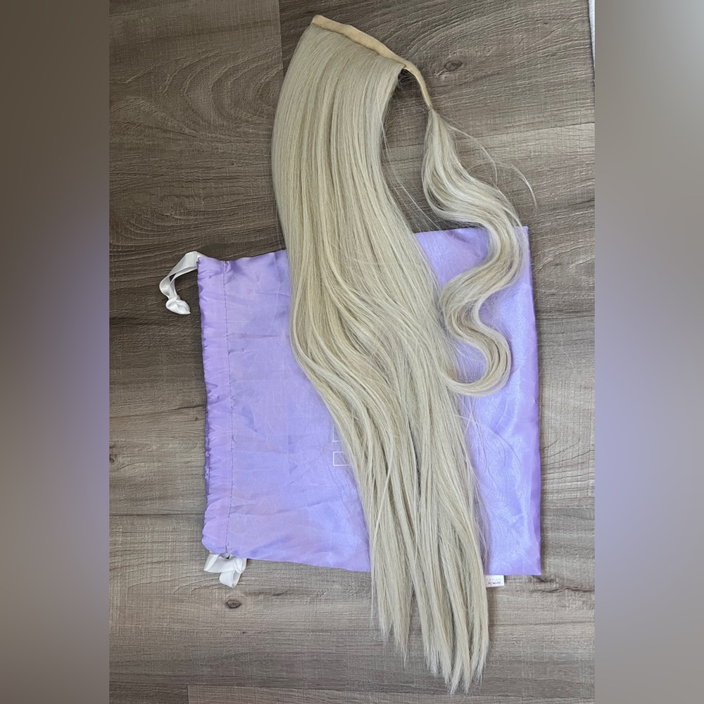 Elegant Blonde Hair Extension Ponytail